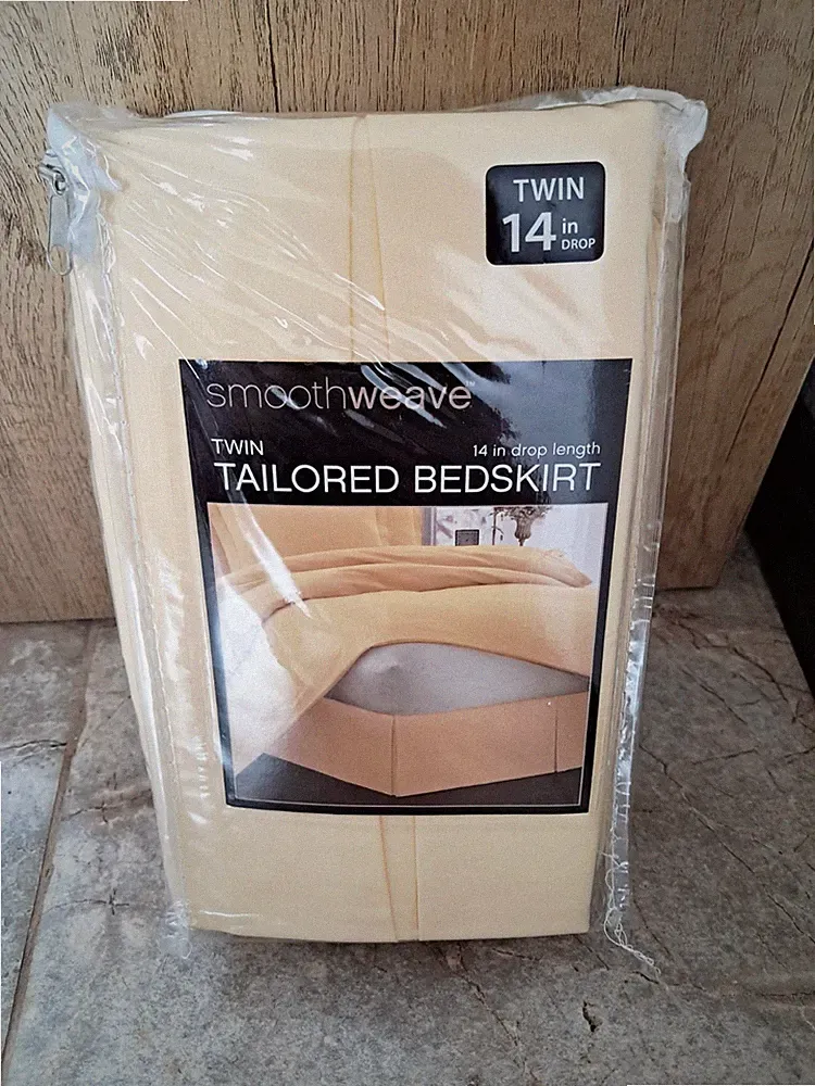 NEW Smoothweave Yellow Tailored Bed Skirt 39'' x 75'' with 14'' Drop Twin